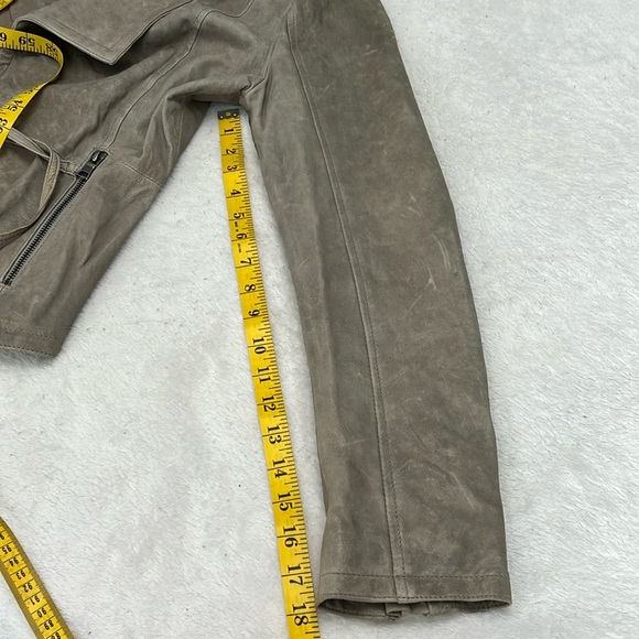 Banana Republic women’s leather jacket, size M, beige/gray - Picture 7 of 12